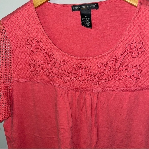 Preswick&moore crochet Tshirt - Picture 2 of 5